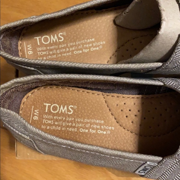 Toms Women’s Classic - Picture 3 of 9